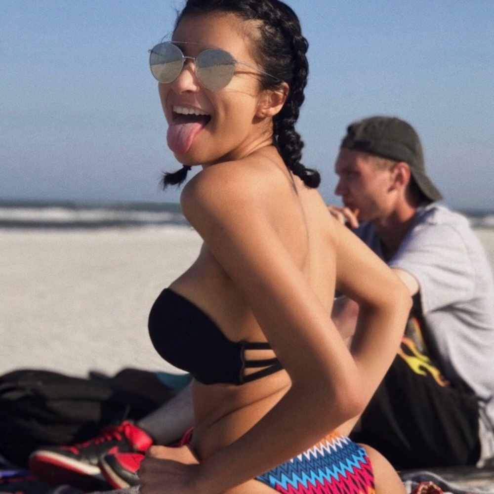 Meet your Posher, Jazia